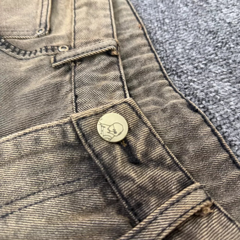 Derschutze vintage heavy-duty embroidered denim shorts